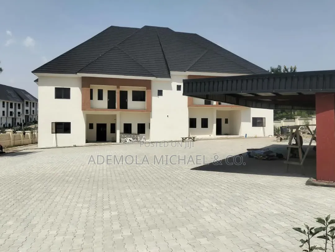 4bdrm Duplex in 2 Wings 4 Bedroom, Katampe (Main) for sale in Katampe (Main)