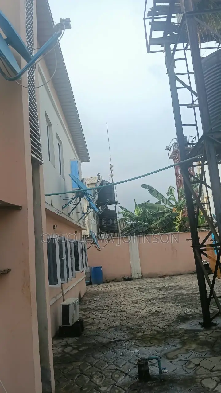 2bdrm Block of Flats in Idimu for sale in Idimu