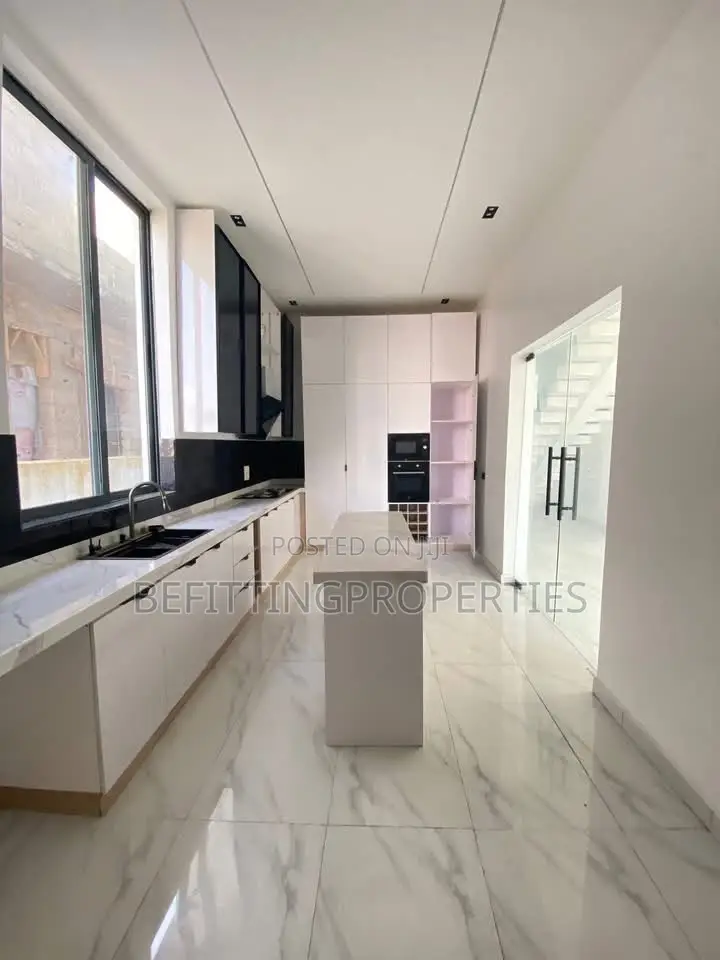5bdrm Duplex in Ajah for sale in Ajah