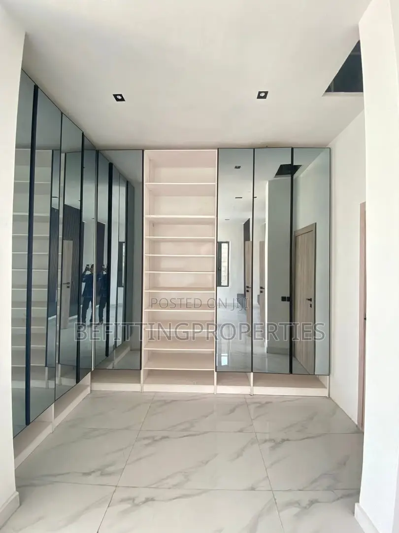 5bdrm Duplex in Ajah for sale in Ajah