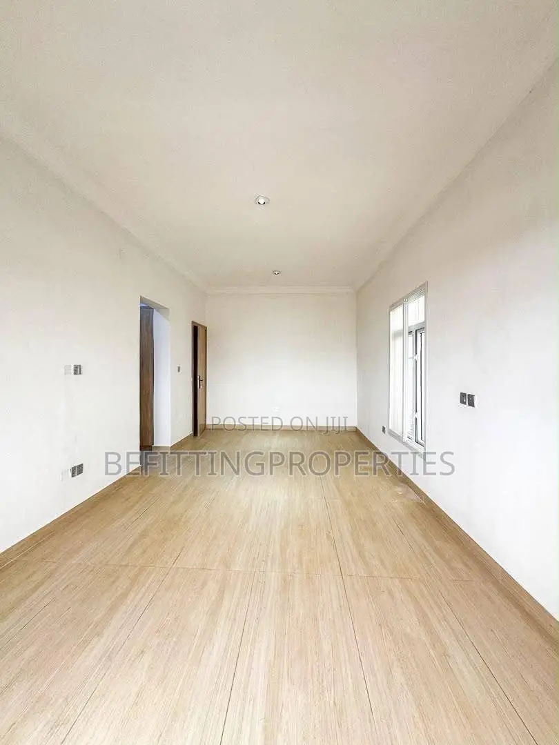 2bdrm Maisonette in Lekki Phase 1 for sale in Lekki Phase 1