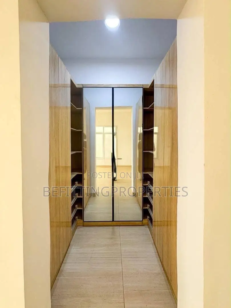 2bdrm Maisonette in Lekki Phase 1 for sale in Lekki Phase 1