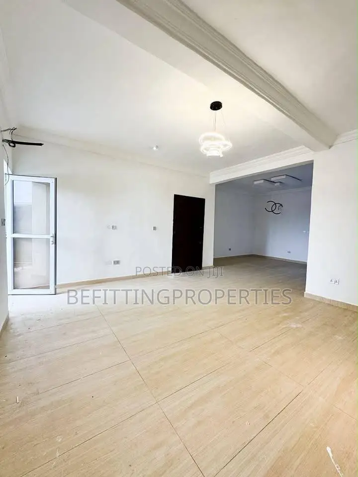 2bdrm Maisonette in Lekki Phase 1 for sale in Lekki Phase 1