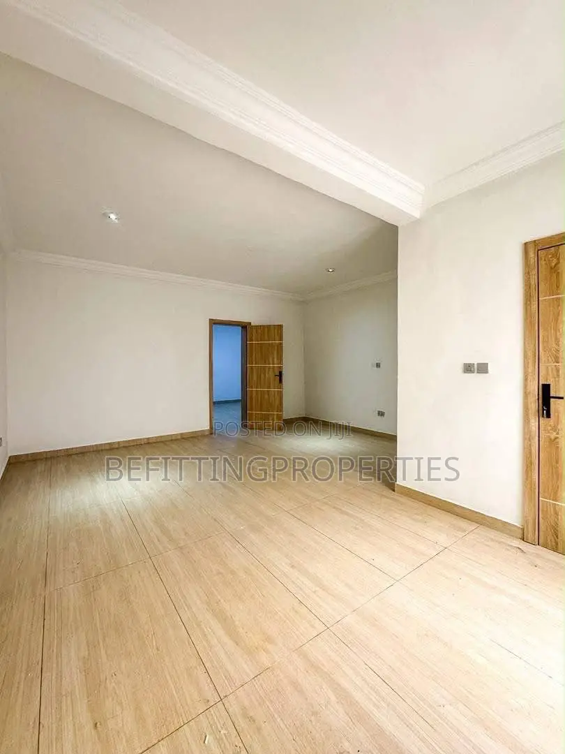 2bdrm Maisonette in Lekki Phase 1 for sale in Lekki Phase 1