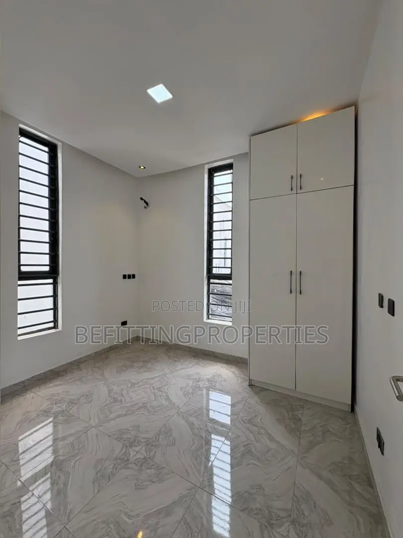 4bdrm House in Chevron for sale in Chevron