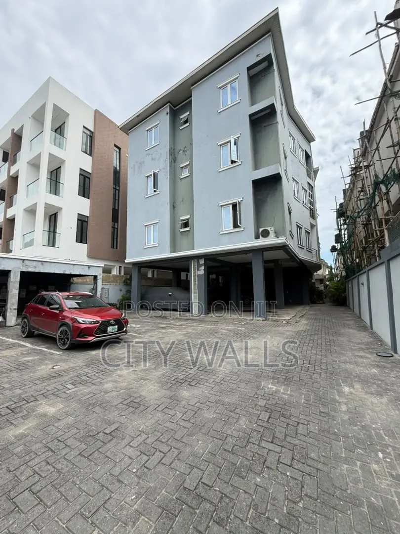 3bdrm Block of Flats in Oral Estate, Lekki Phase 1 for rent in Lekki Phase 1