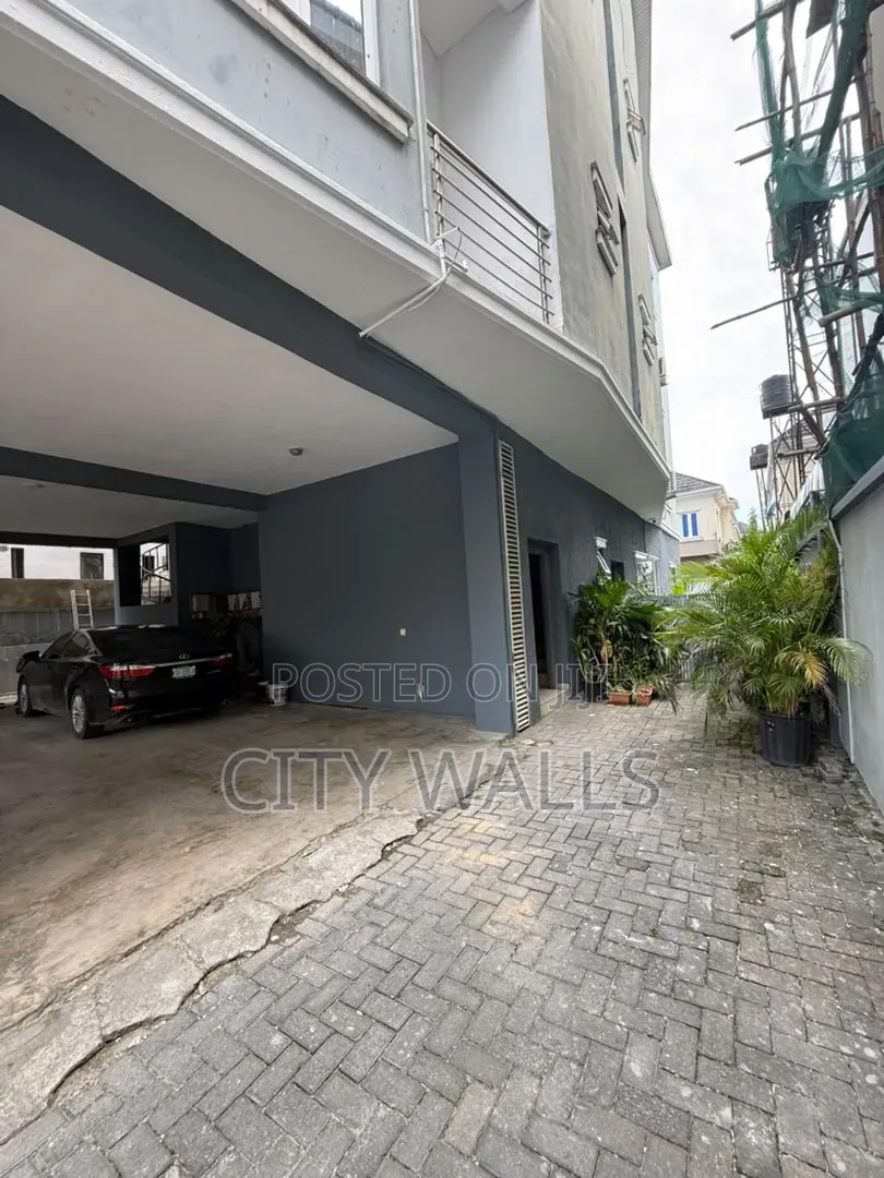 3bdrm Block of Flats in Oral Estate, Lekki Phase 1 for rent in Lekki Phase 1