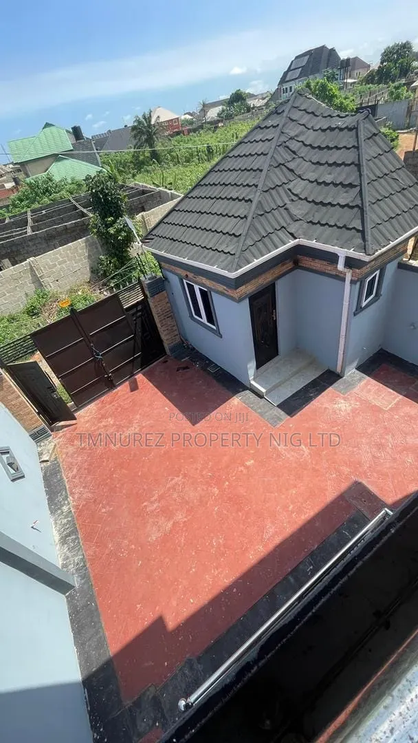 4bdrm Duplex in Ikorodu Garage for sale in Ikorodu Garage