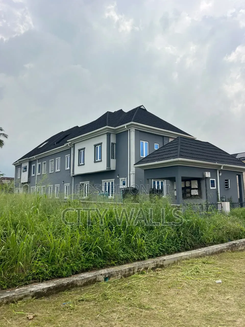 6bdrm Duplex in Cooperative Estate, Badore for sale in Badore