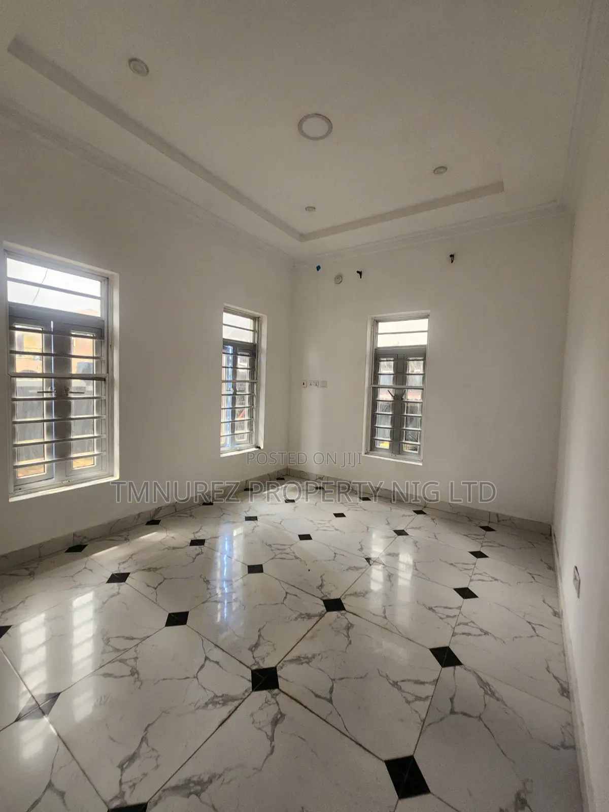 5bdrm Duplex in GRA Phase 1 for sale in GRA Phase 1