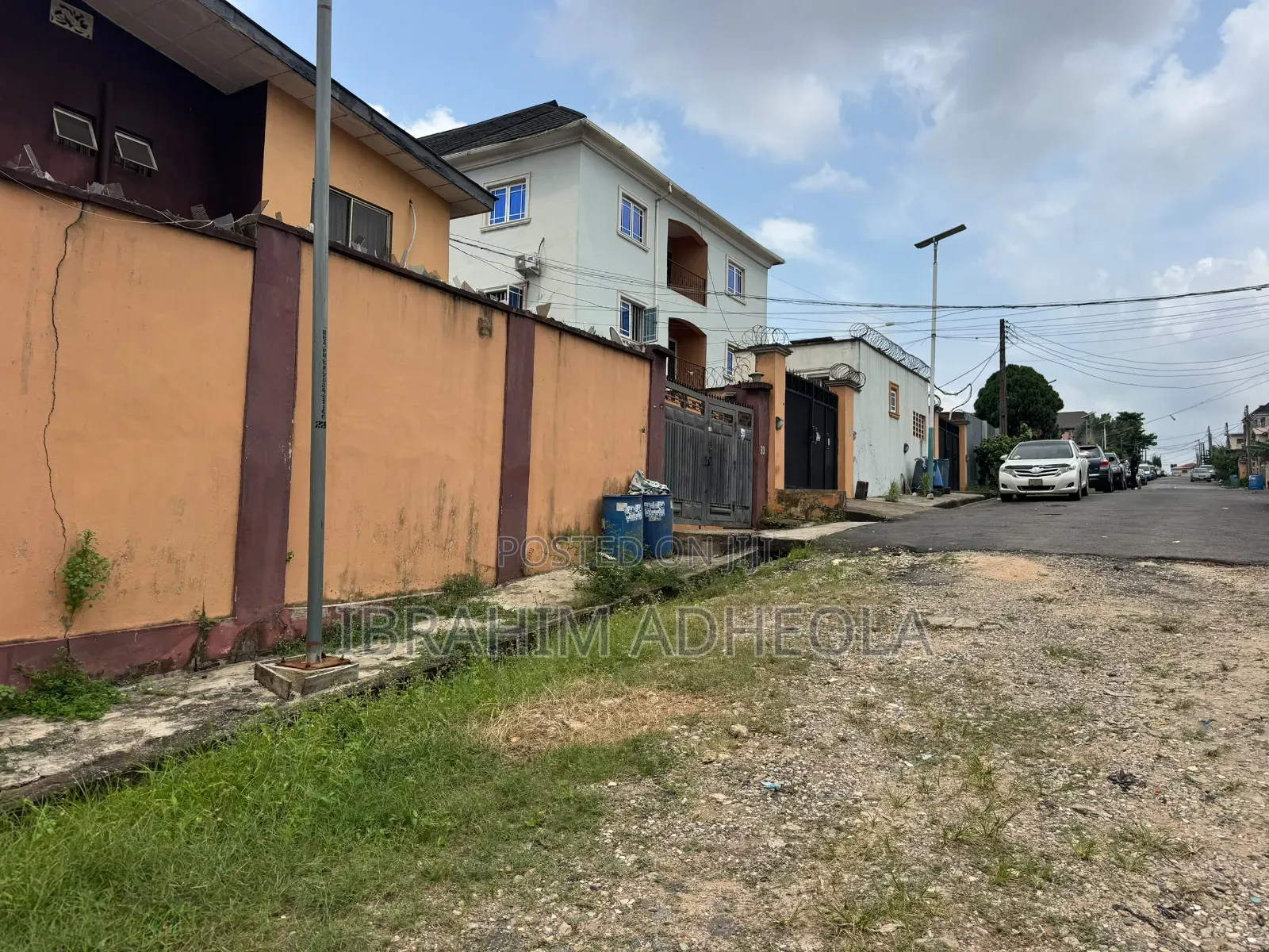 An Empty Dry Land Measuring 330sqm With a Demolishable Shell STR in Morgan Estate