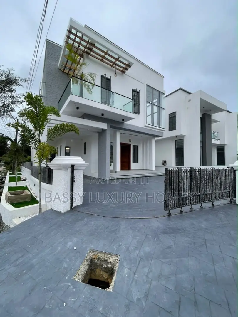 5bdrm Duplex in Lekki for sale in Lekki