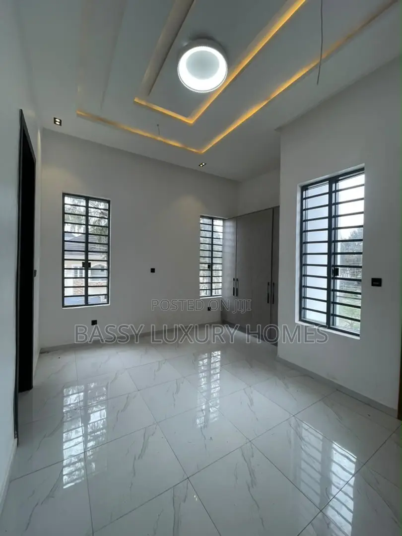 5bdrm Duplex in Lekki for sale in Lekki