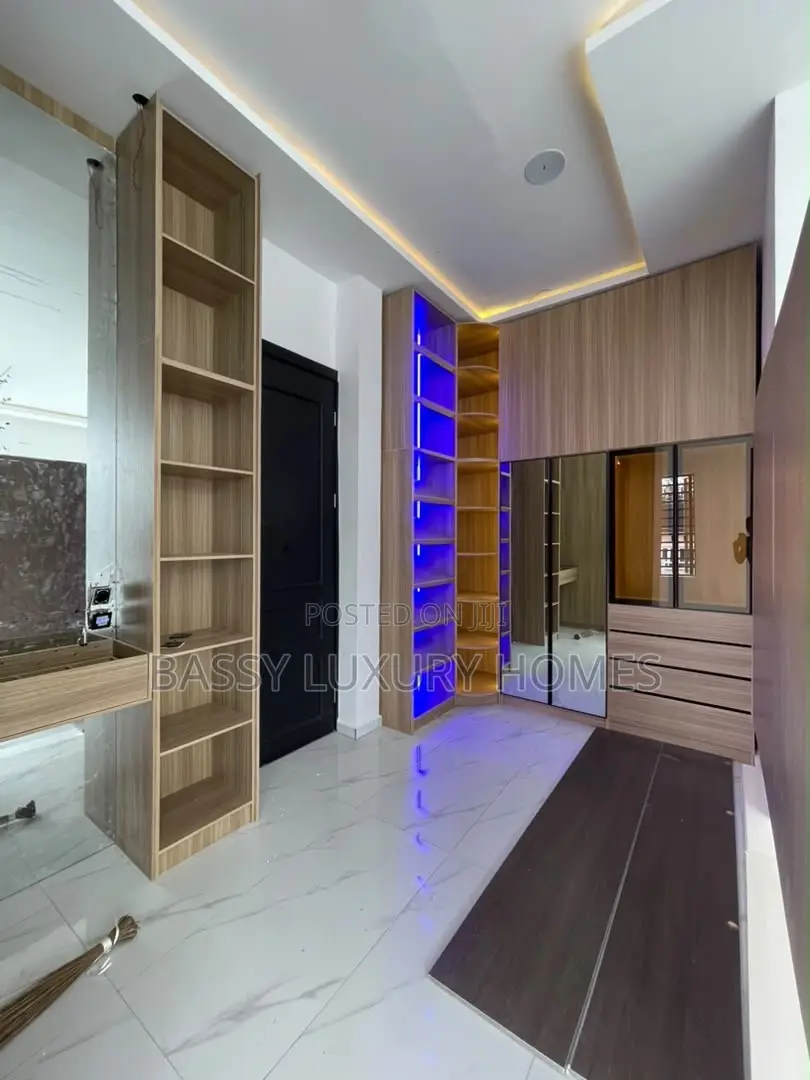 5bdrm Duplex in Lekki for sale in Lekki