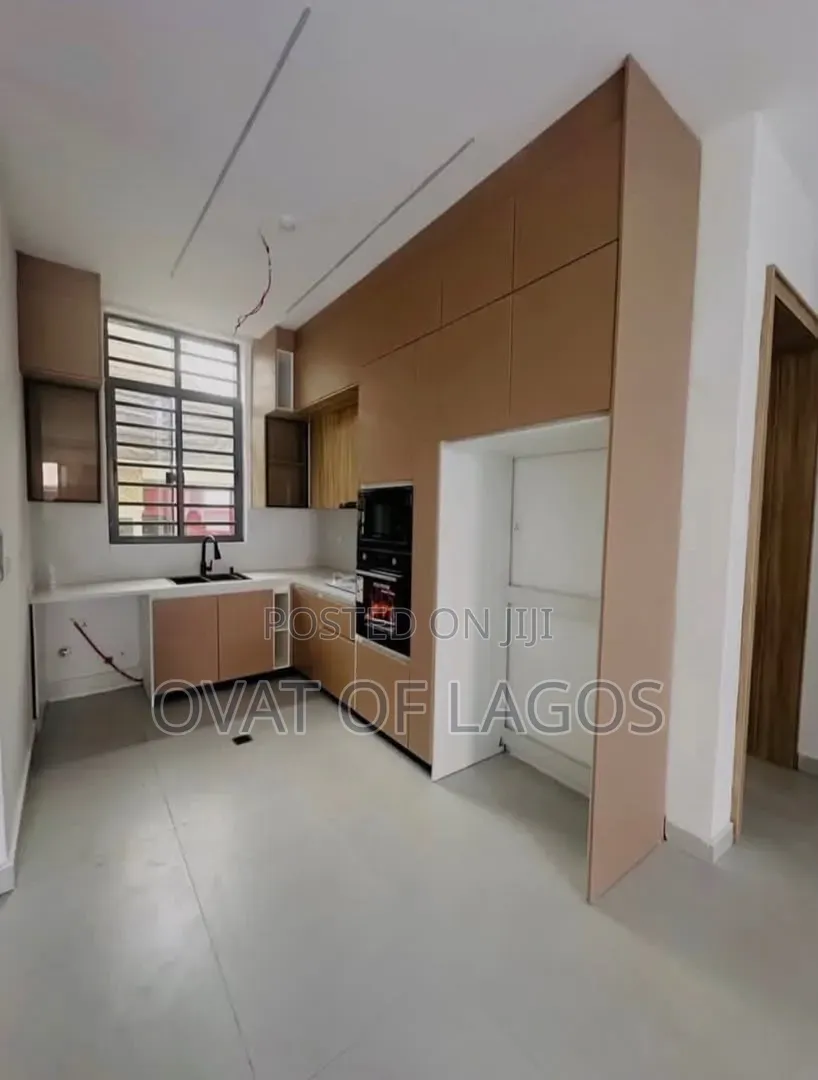 2bdrm Apartment in Lekki Phase 1 for rent in Lekki Phase 1