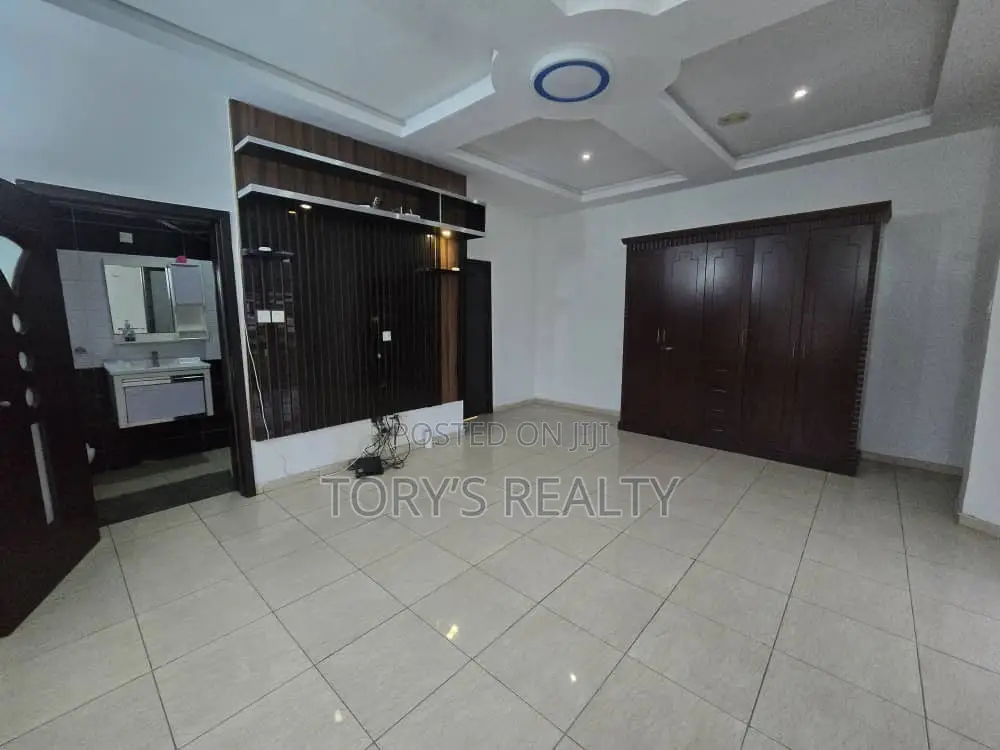 5bdrm Duplex in Lekki Phase 1 for rent in Lekki Phase 1