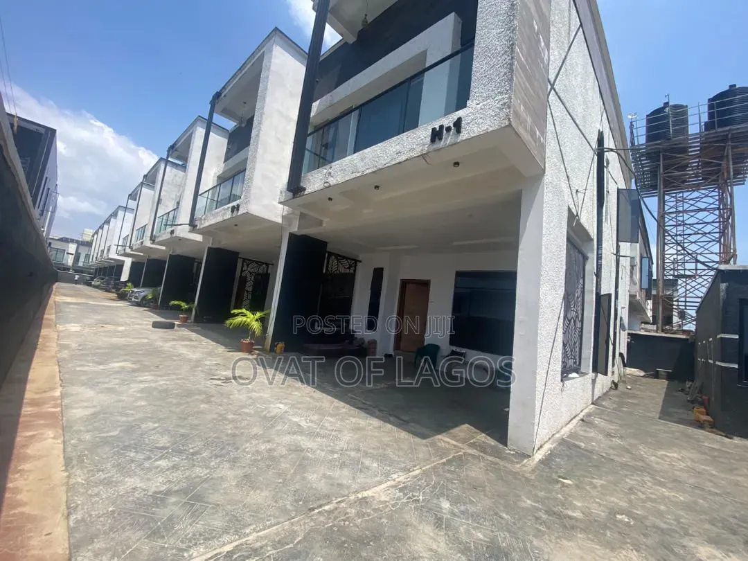 4bdrm Duplex in Ikota for rent in Ikota