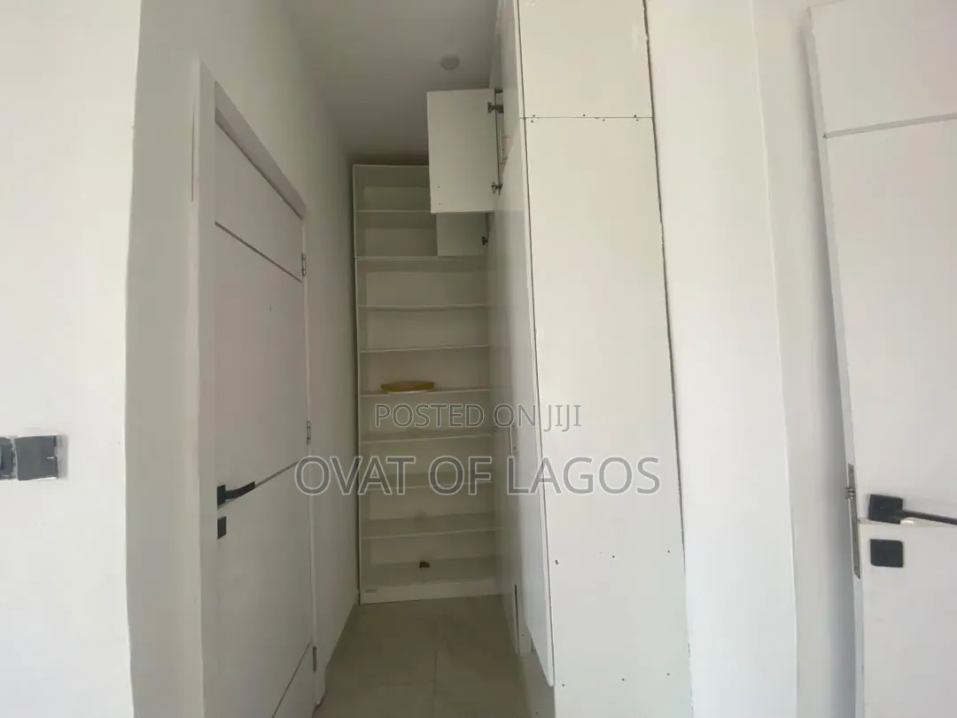 4bdrm Duplex in Ikota for rent in Ikota