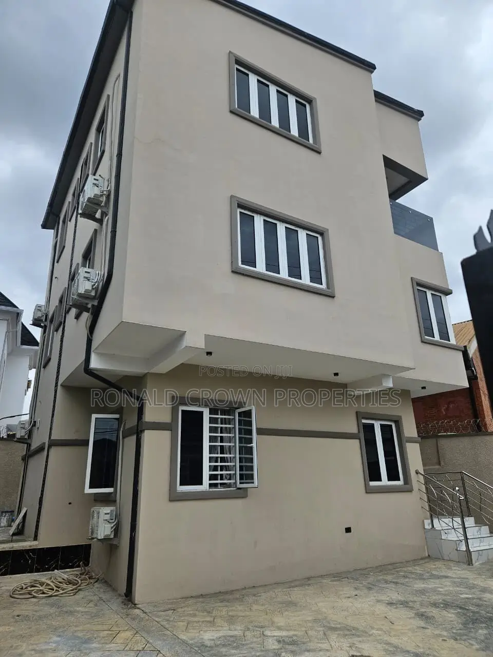 4bdrm Duplex in Berger for sale in Berger