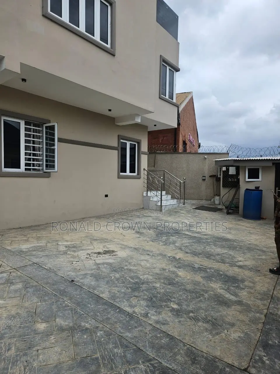4bdrm Duplex in Berger for sale in Berger