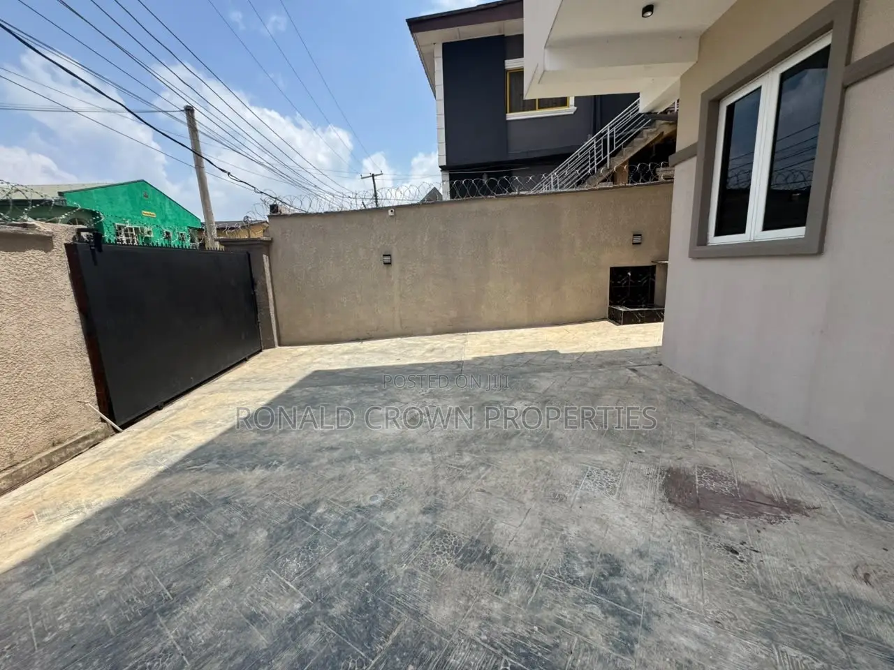 4bdrm Duplex in Berger for sale in Berger