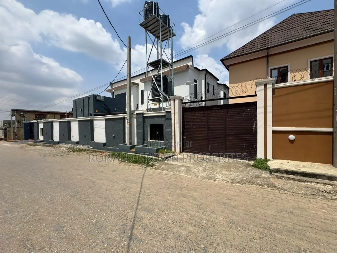 4bdrm Duplex in Berger for sale in Berger