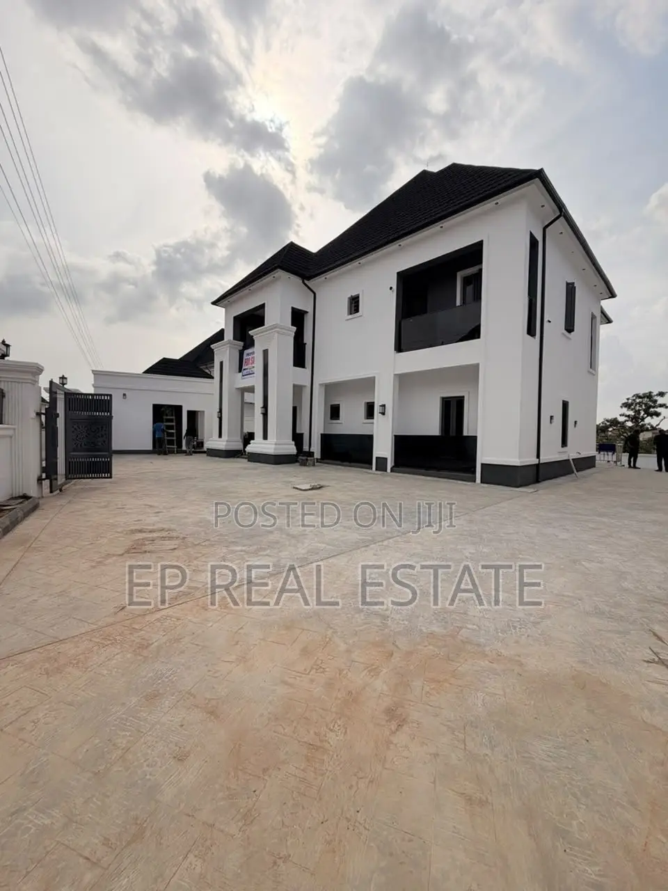5bdrm Duplex in Dakwo District for sale in Dakwo District