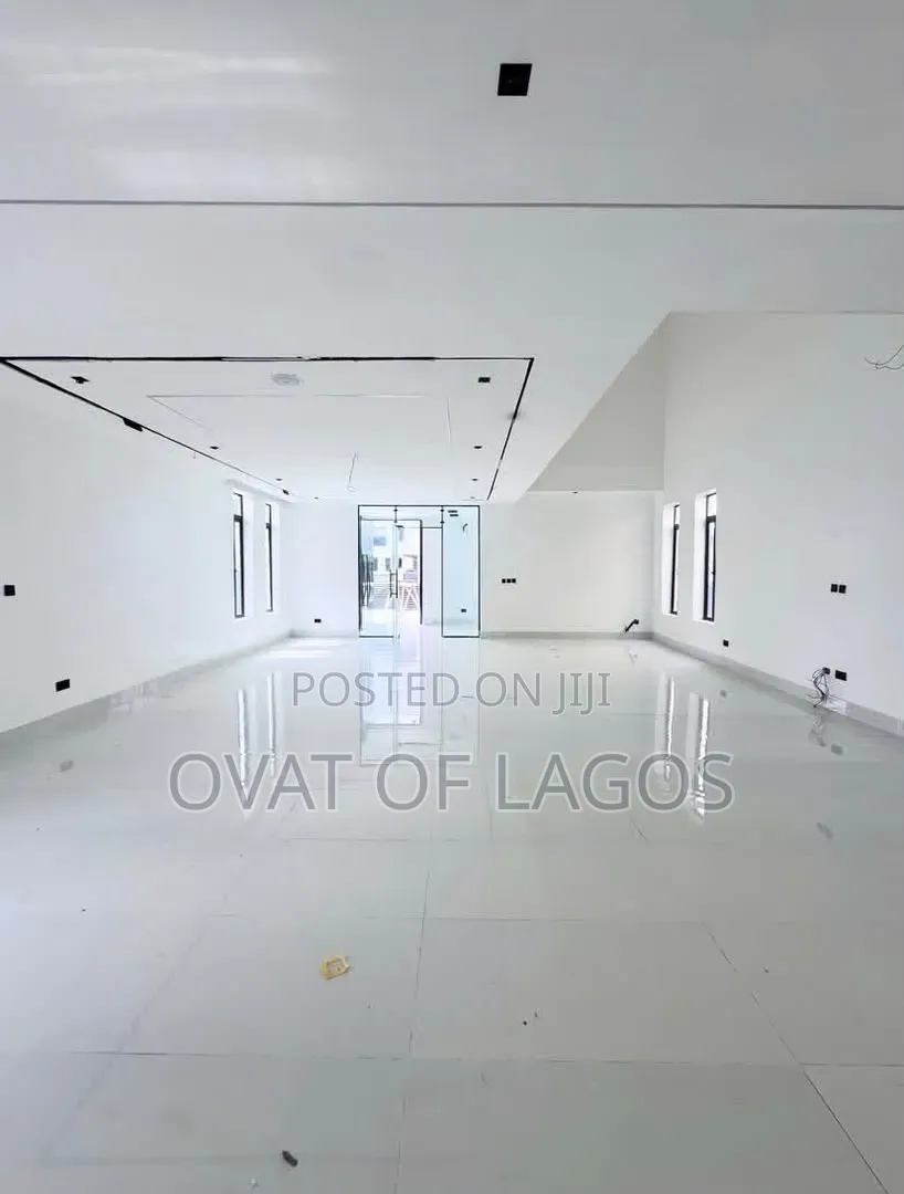5bdrm Duplex in Royal Garden, Off Lekki-Epe Expressway for sale in Off Lekki-Epe Expressway