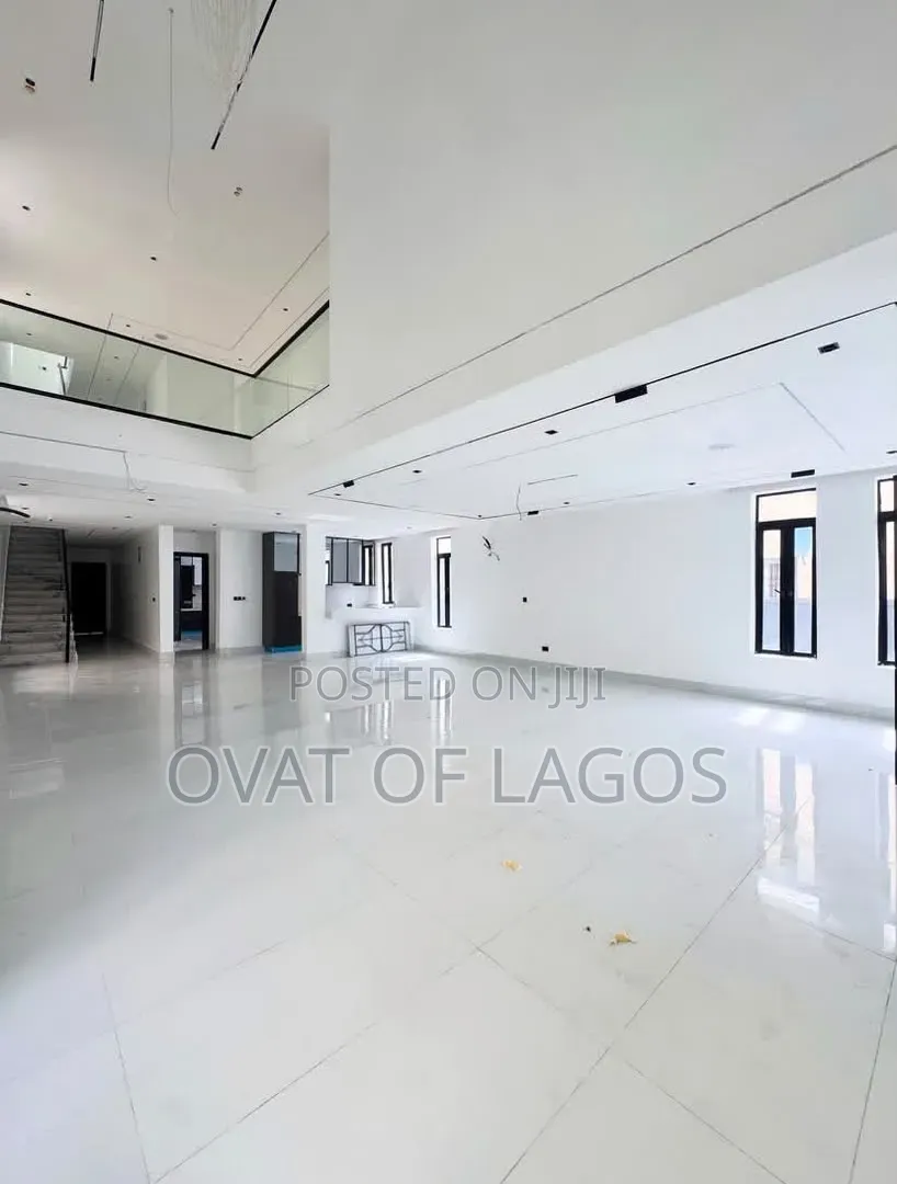 5bdrm Duplex in Royal Garden, Off Lekki-Epe Expressway for sale in Off Lekki-Epe Expressway