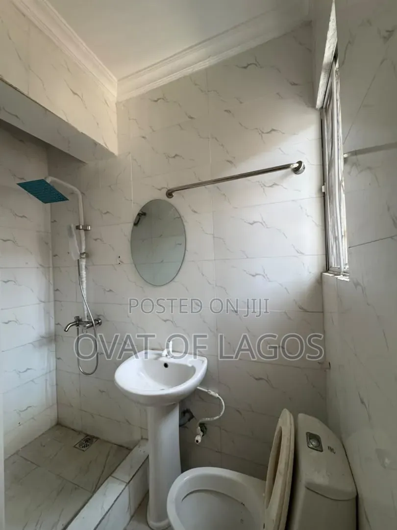 3bdrm Apartment in Osapa london for rent in Osapa london
