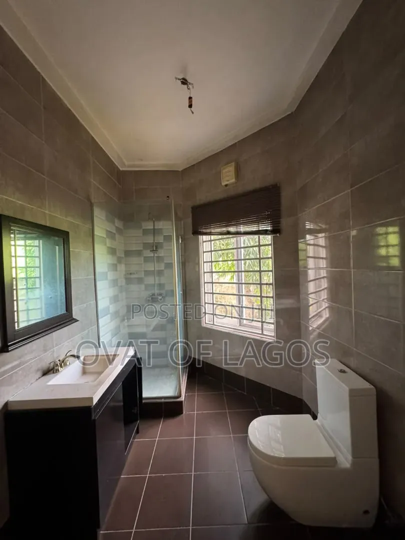 3bdrm Apartment in Osapa london for rent in Osapa london