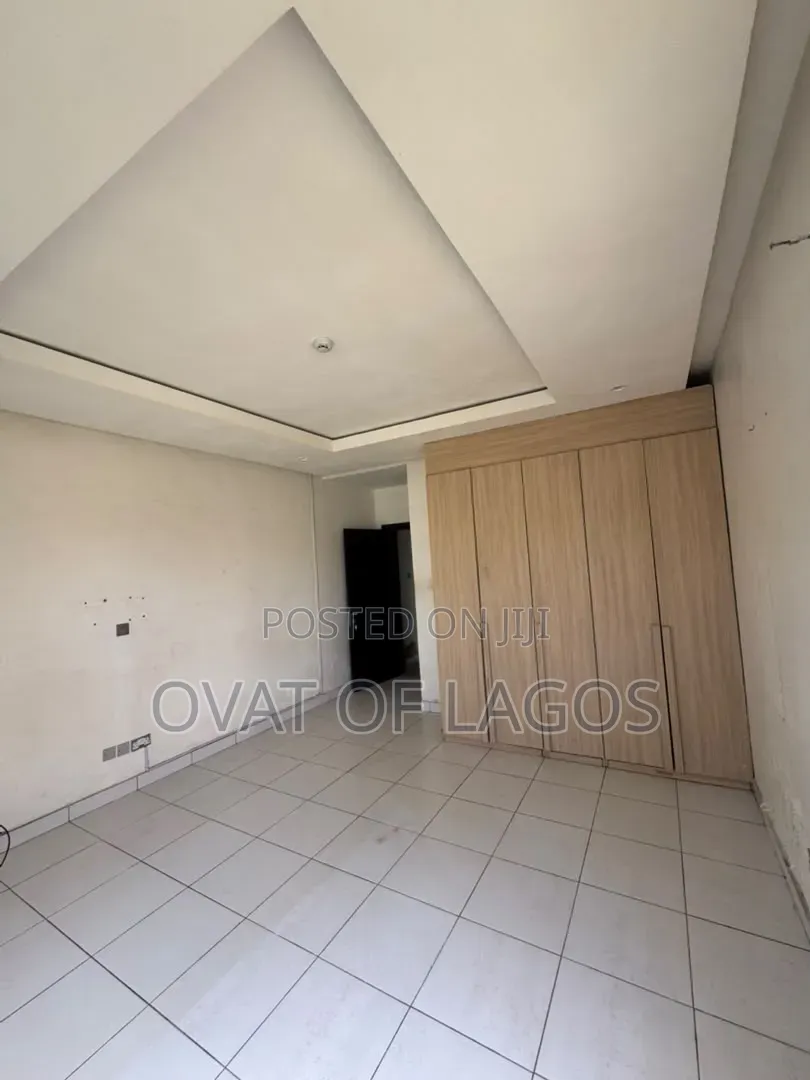 3bdrm Apartment in Osapa london for rent in Osapa london