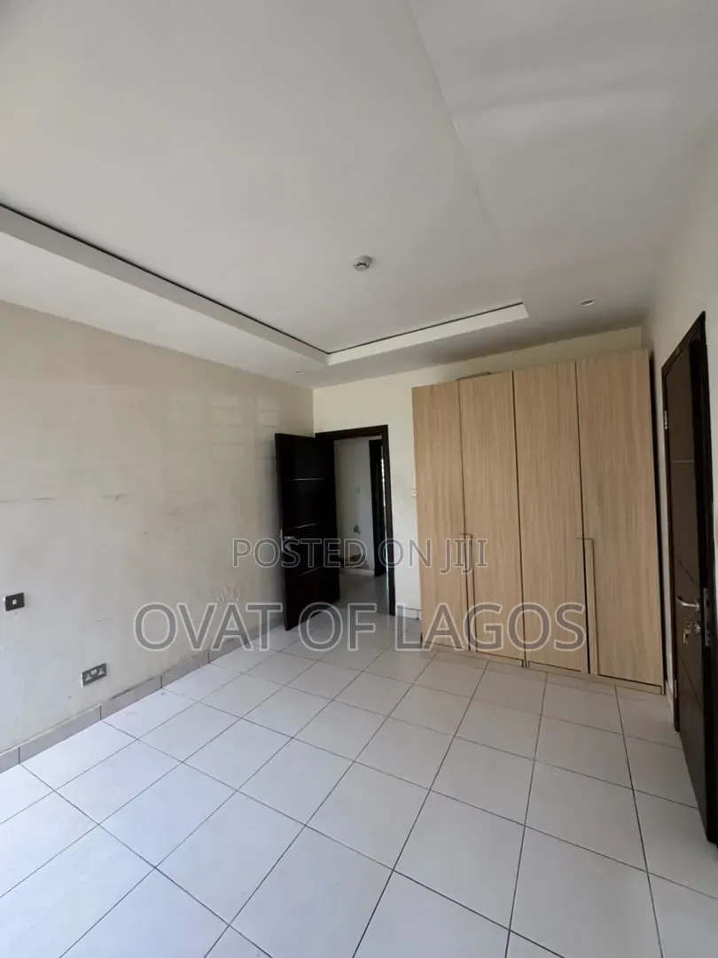 3bdrm Apartment in Osapa london for rent in Osapa london