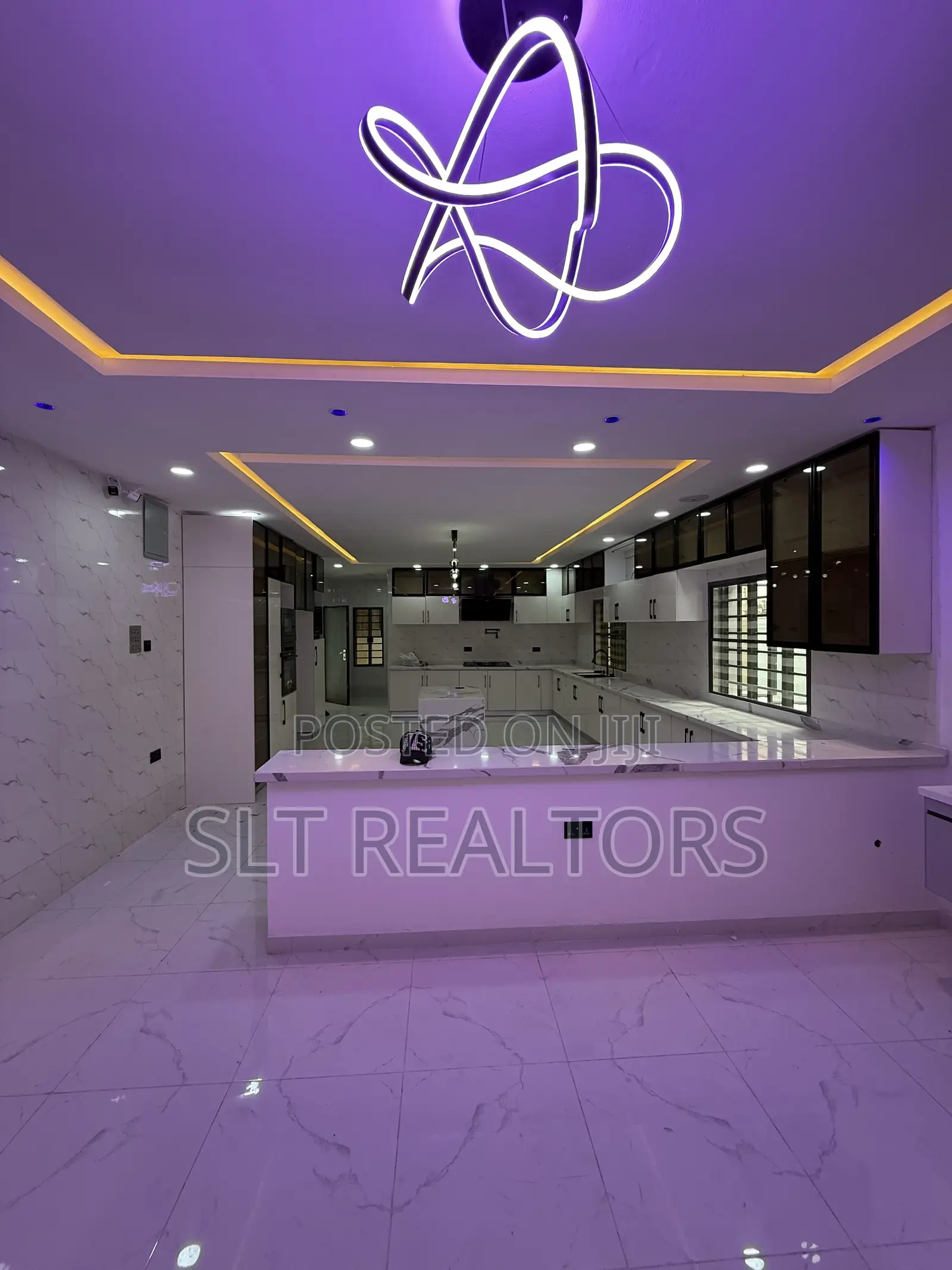 5bdrm Duplex in Oluyole Estate for sale in Oluyole Estate