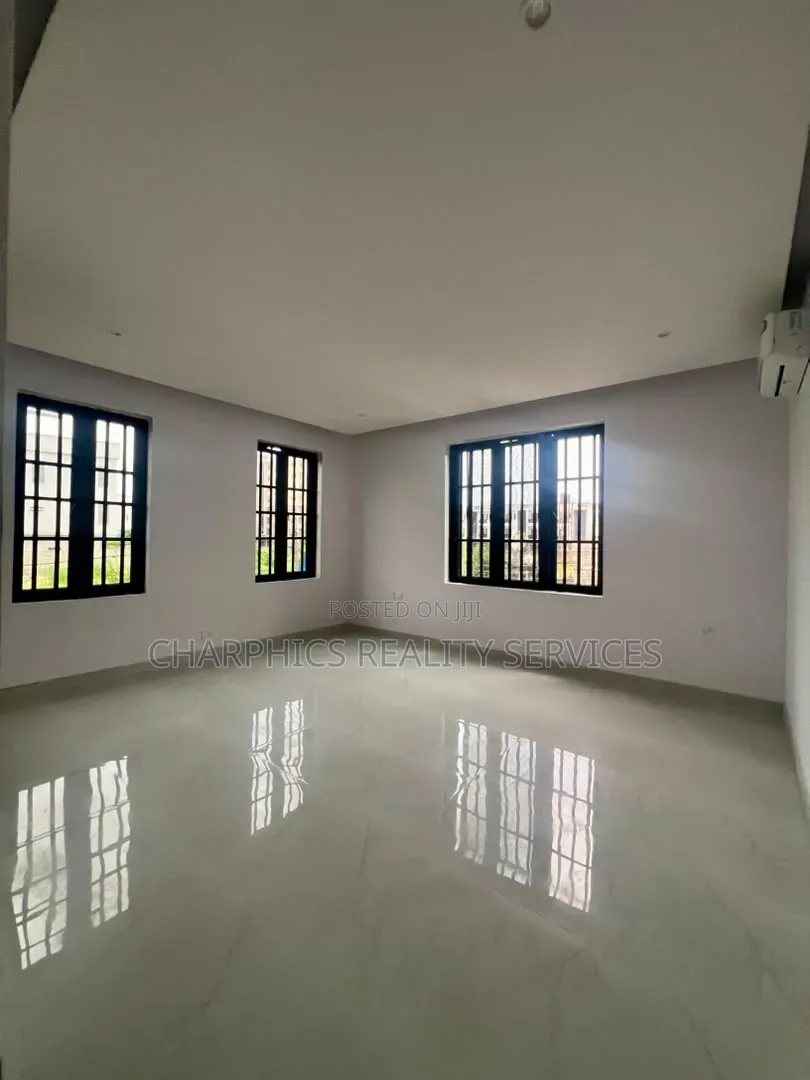 3bdrm Apartment in Ikoyi S.W for sale in Ikoyi S.W