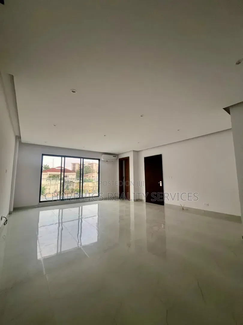 3bdrm Apartment in Ikoyi S.W for sale in Ikoyi S.W