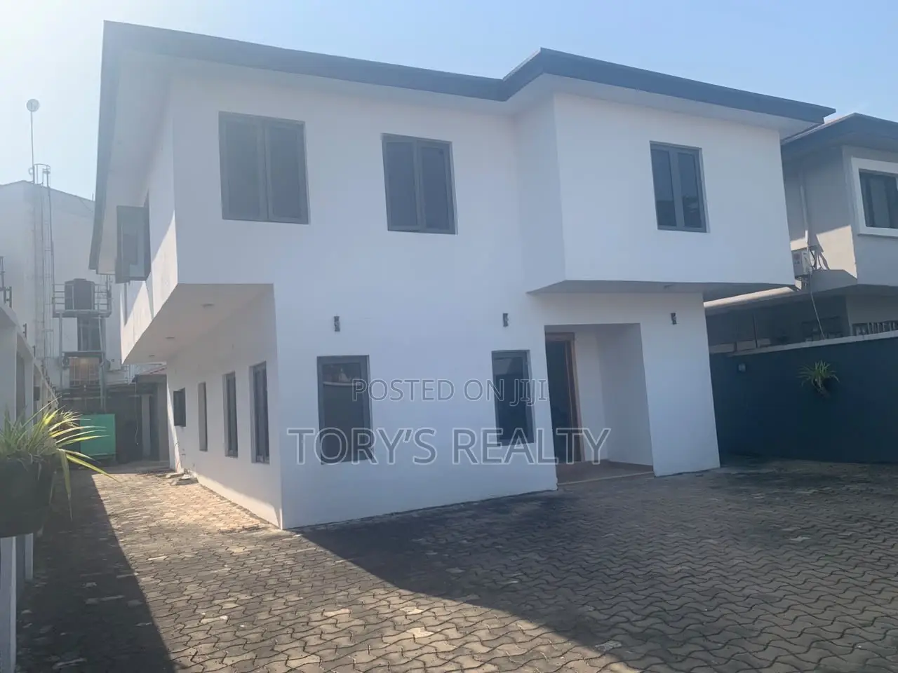 5bdrm Duplex in Lekki Phase 1 for rent in Lekki Phase 1