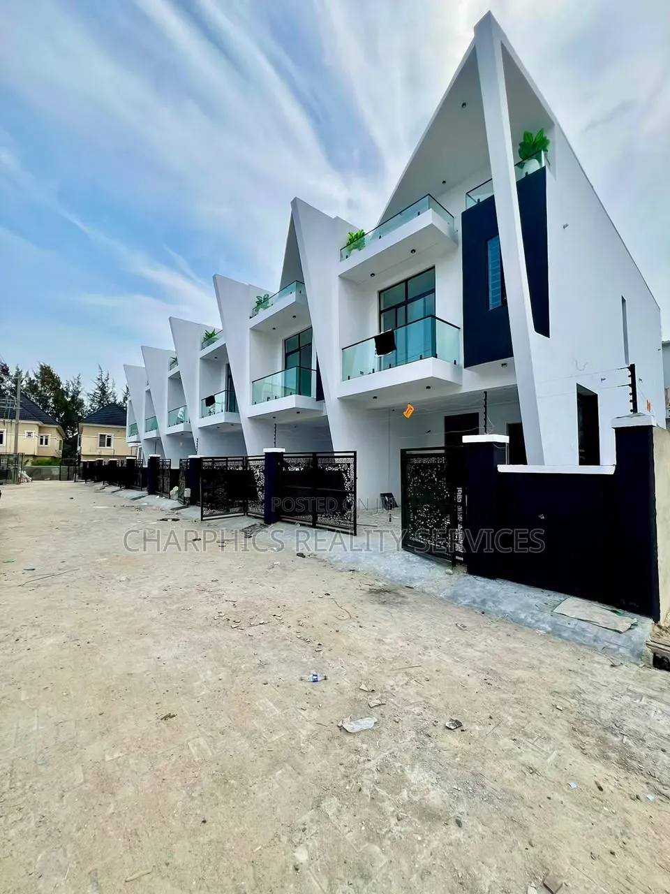 3bdrm Duplex in Ikota for sale in Ikota