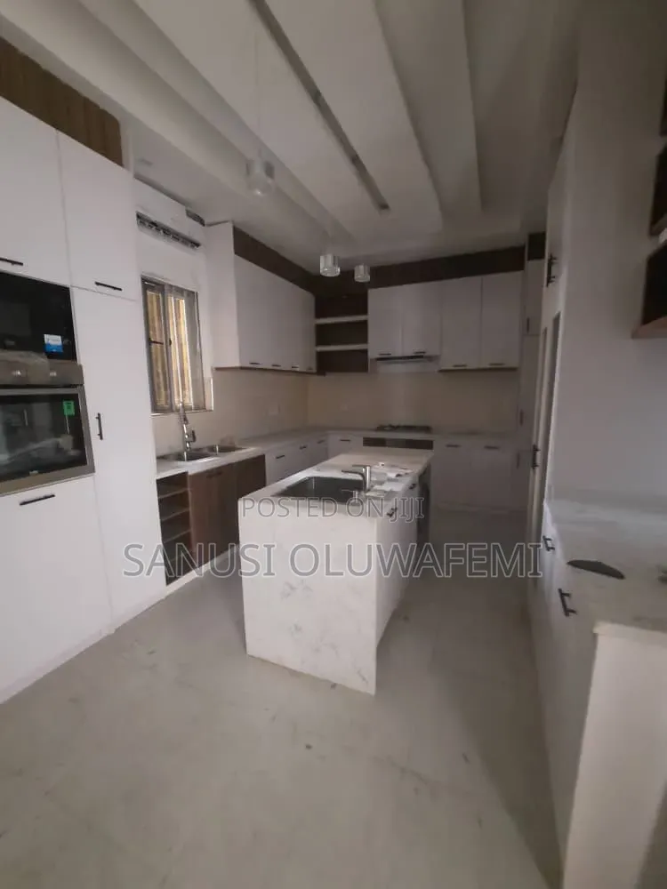 3bdrm Block of Flats in Ikeja GRA for rent in Ikeja GRA