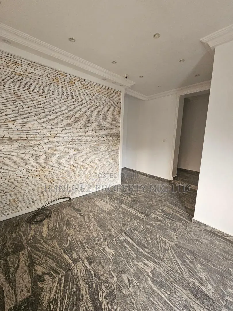 4bdrm Duplex in Lekki Phase 1 for rent in Lekki Phase 1