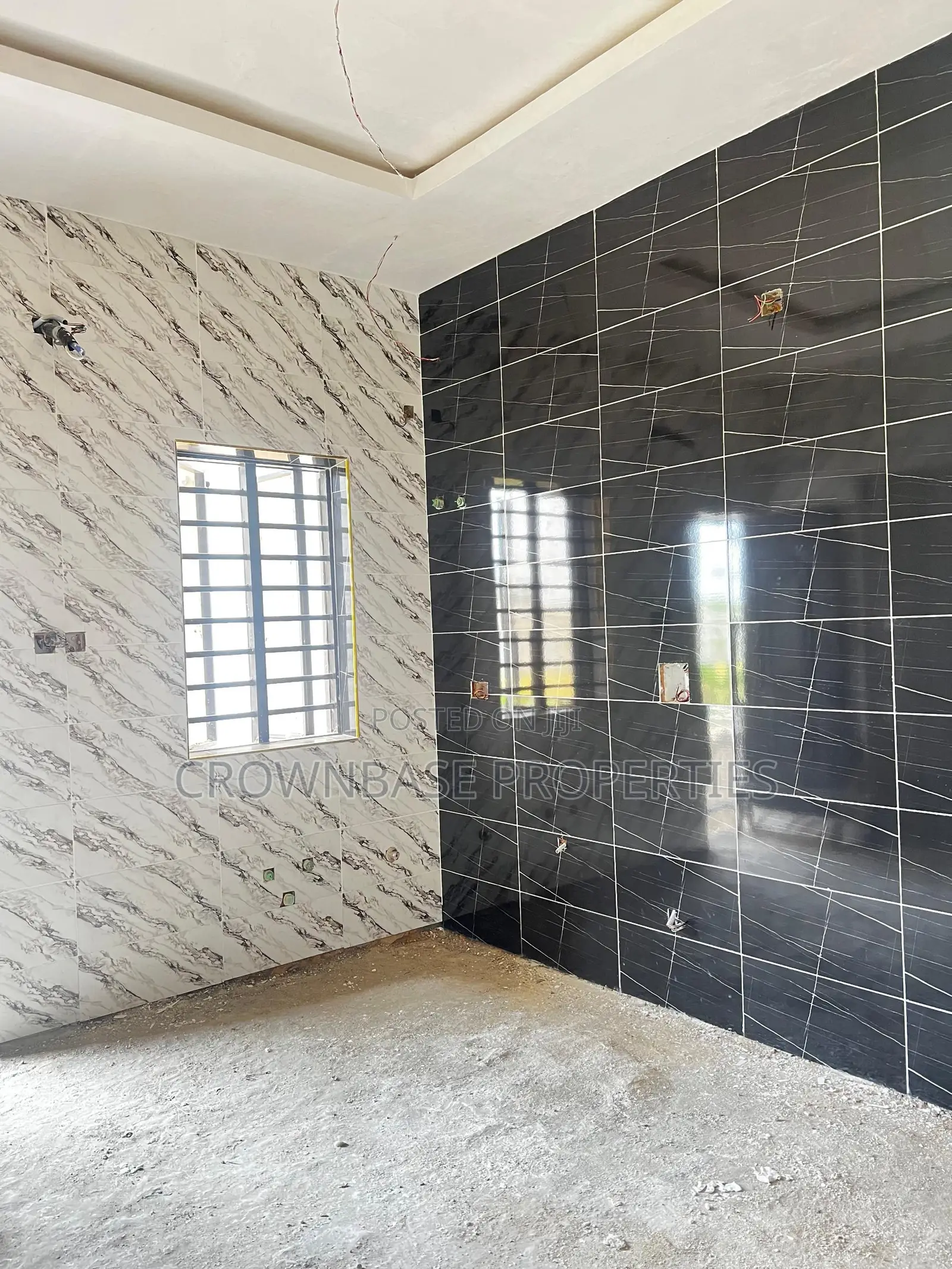 3bdrm Duplex in Chevron for sale in Chevron