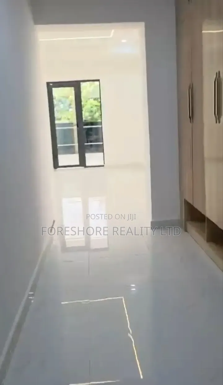 5bdrm House in Adeniyi Jones for sale in Adeniyi Jones