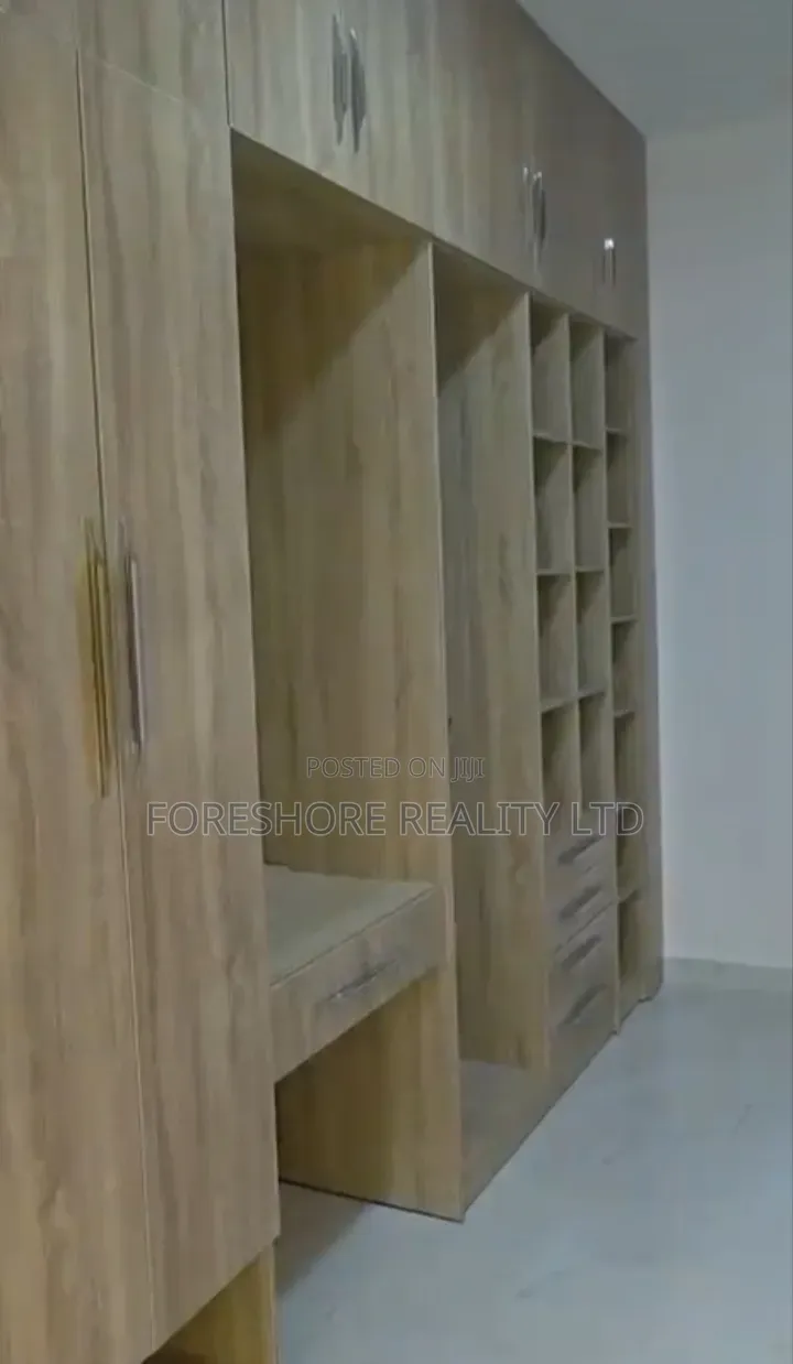 5bdrm House in Adeniyi Jones for sale in Adeniyi Jones