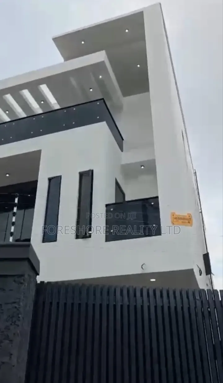 5bdrm House in Adeniyi Jones for sale in Adeniyi Jones