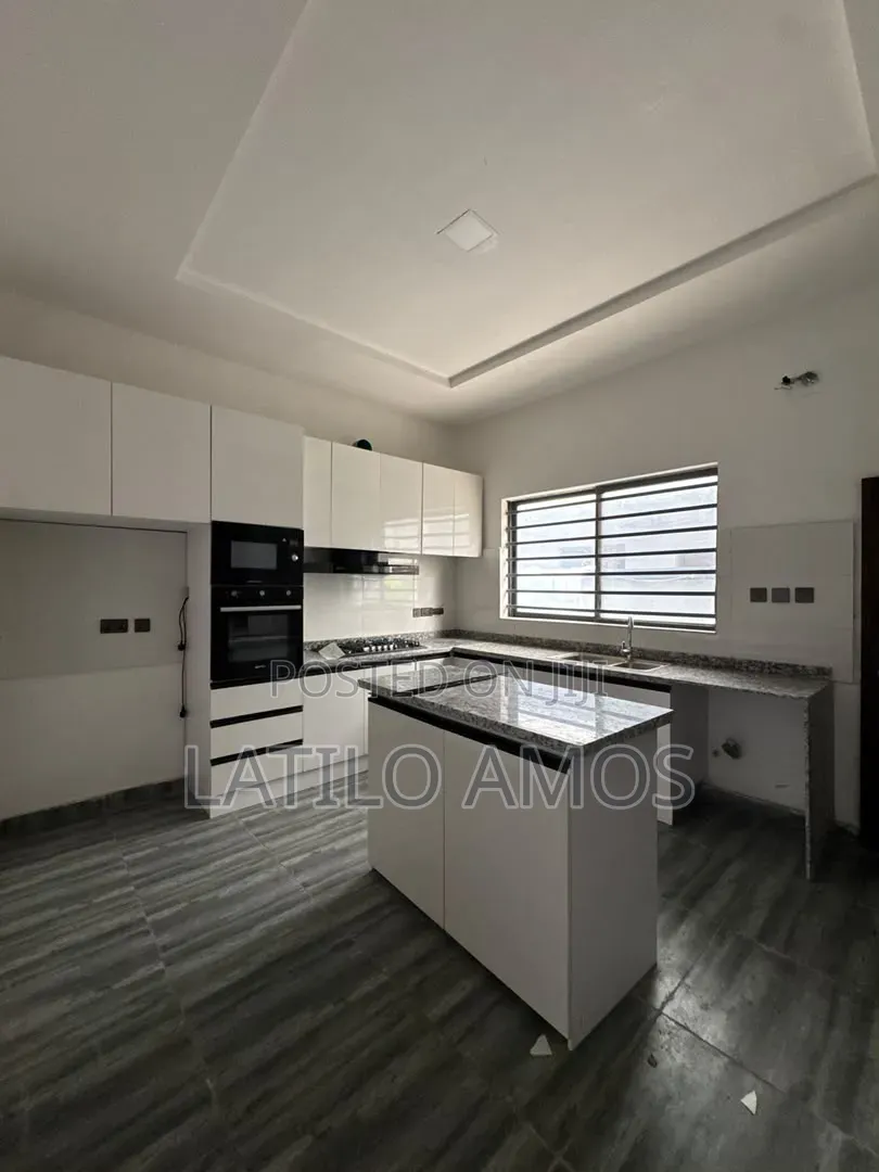 4bdrm Duplex in Lekki Phase 2 for sale in Lekki Phase 2