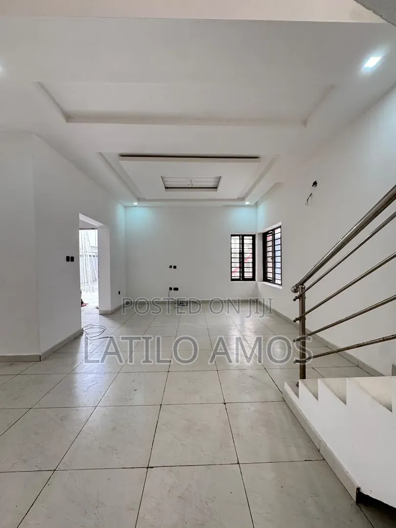4bdrm Duplex in Lekki Phase 2 for sale in Lekki Phase 2