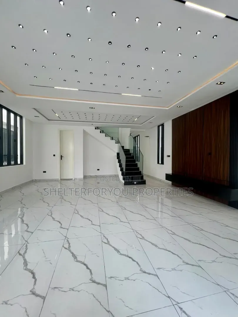 5bdrm House in Chevron for sale in Chevron