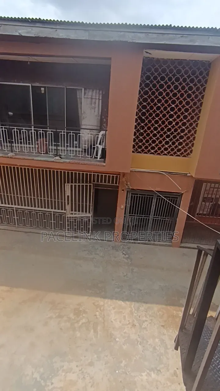 3bdrm Apartment in Alimosho, Iyana Ipaja for rent in Iyana Ipaja