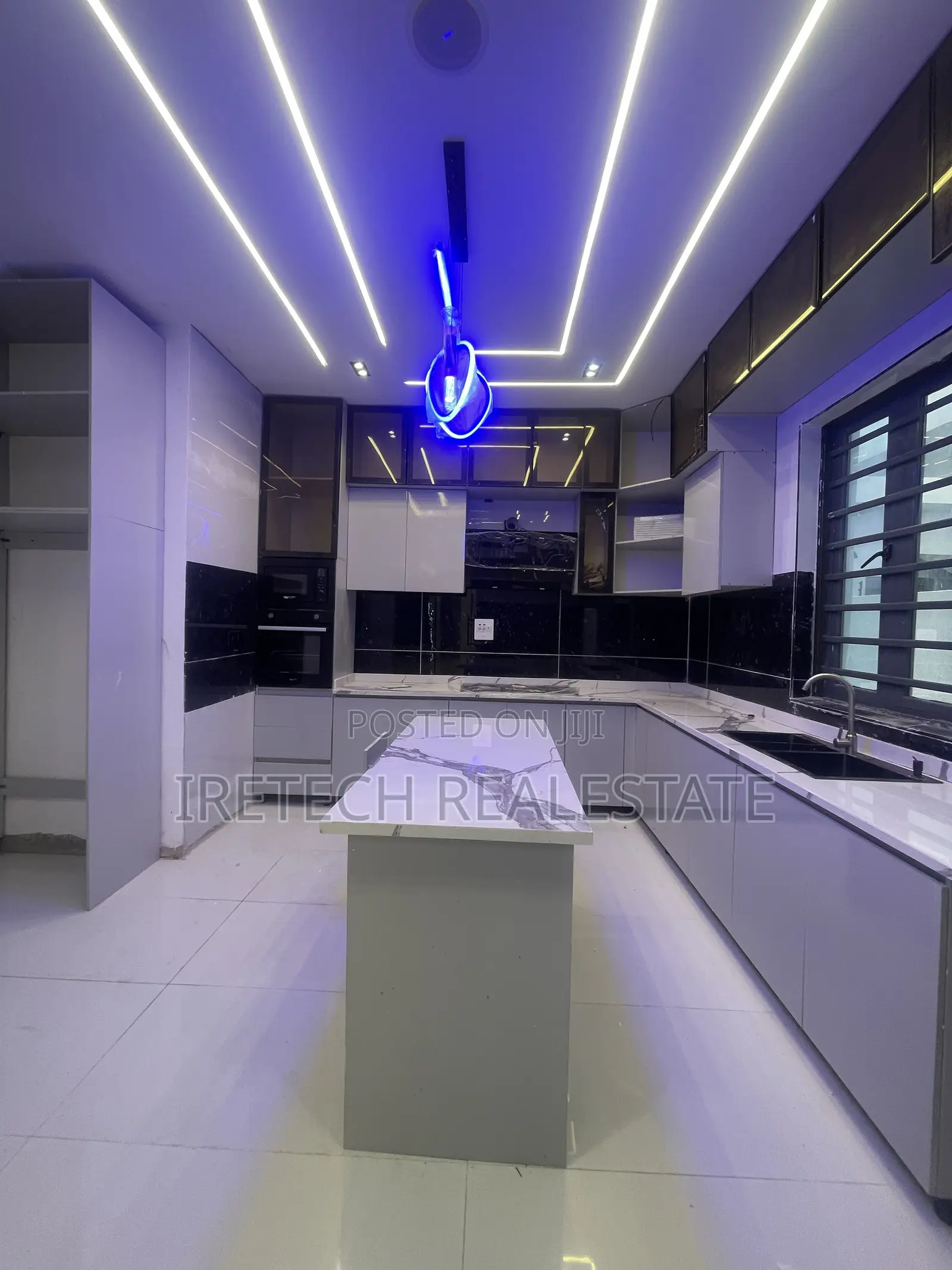 4bdrm Duplex in Ajah In A Code To for sale in Ado / Ajah