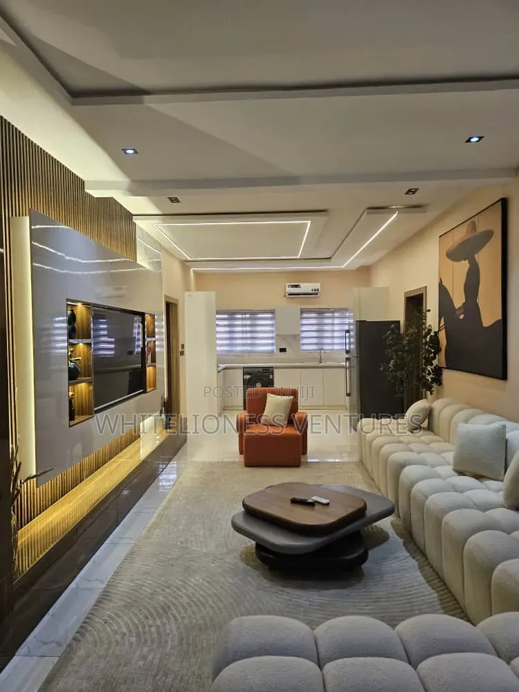 Furnished 2bdrm Block of Flats in Lekki Phase 1 for rent in Lekki Phase 1